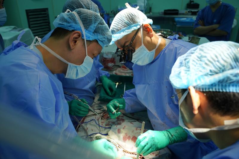 Bac si Nguyen Hoang Dinh anh 5