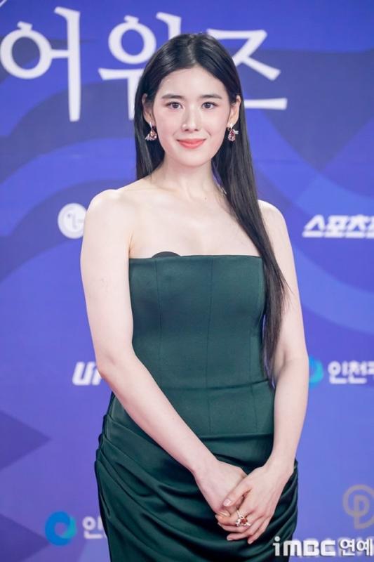 Cara Delevingne,  Cara Delevingne rach vay,  Emma Stone,  Oscar 2024,  Jung Eun Chae anh 8