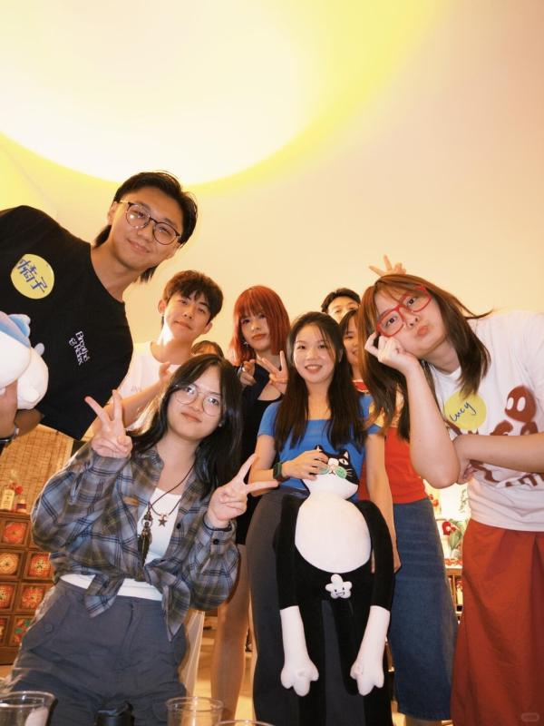 Gen Z,  tiec tai gia,  xu huong Gen Z,  do uong thap con,  suc khoe Gen Z,  doi song Gen Z anh 4