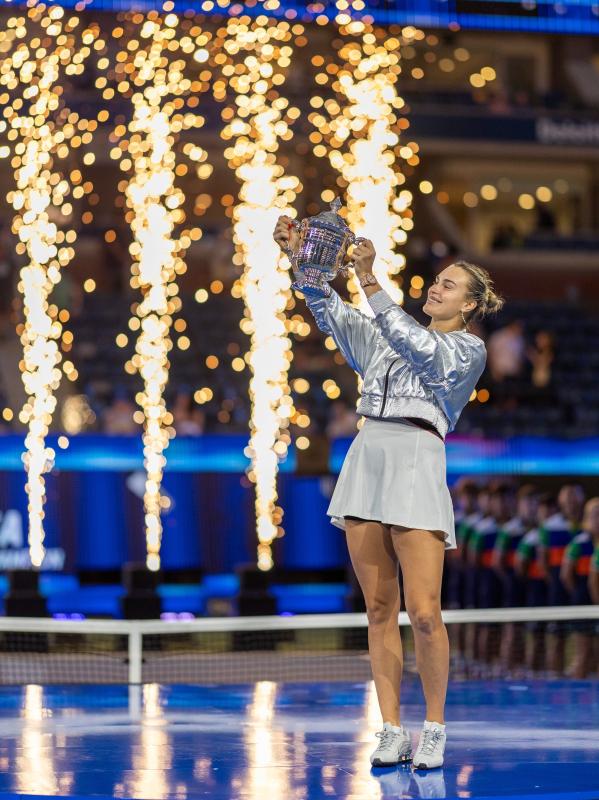 dong ho xa xi,  US Open,  Lien hoan phim Venice,  dong ho sao,  Richard Mille,  Hublot,  Jaeger-LeCoultre,  Rolex Daytona,  Cartier Santos,  TAG Heuer,  Patrick Mahomes,  LeBron James anh 4
