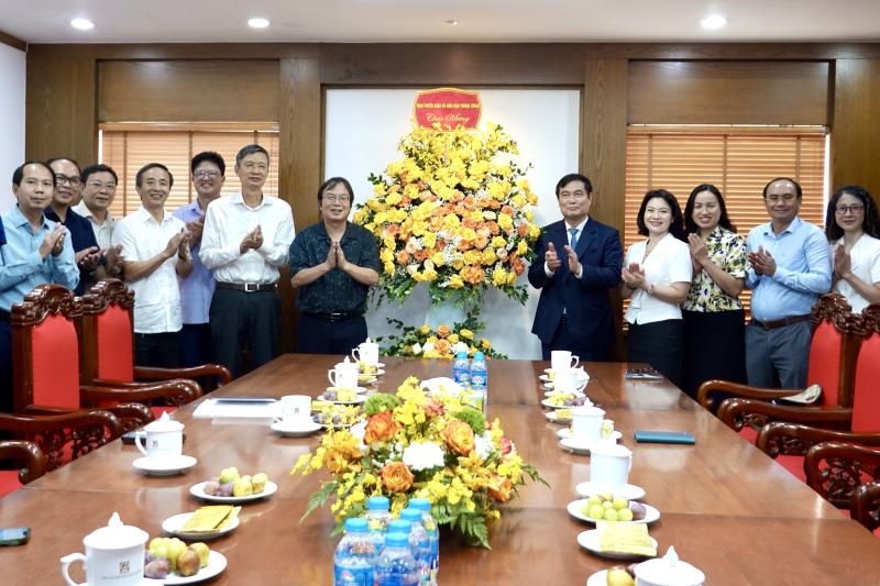 ngay xuat ban,  ngay truyen thong,  ban tuyen giao,  dan van trung uong anh 8