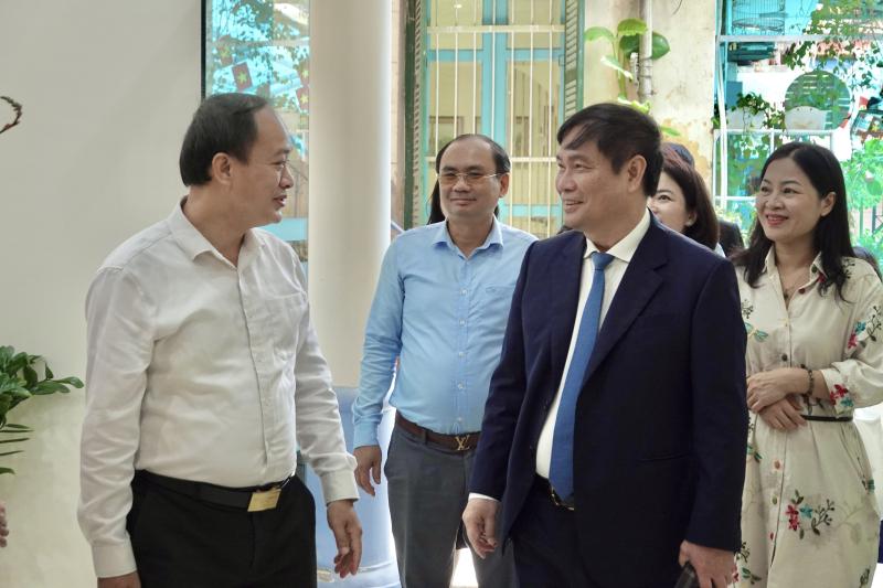 ngay xuat ban,  ngay truyen thong,  ban tuyen giao,  dan van trung uong anh 9