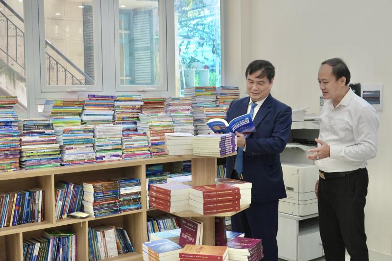 ngay xuat ban,  ngay truyen thong,  ban tuyen giao,  dan van trung uong anh 10