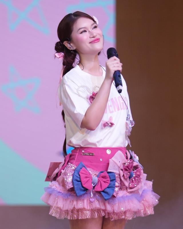 Newsfeed Rate,  Doan Hai My,  vo Doan Van Hau,  Kelbin Lei,  Louis Pham,  Hoang Minh Ngoc,  Ngoc Thanh Tam anh 9