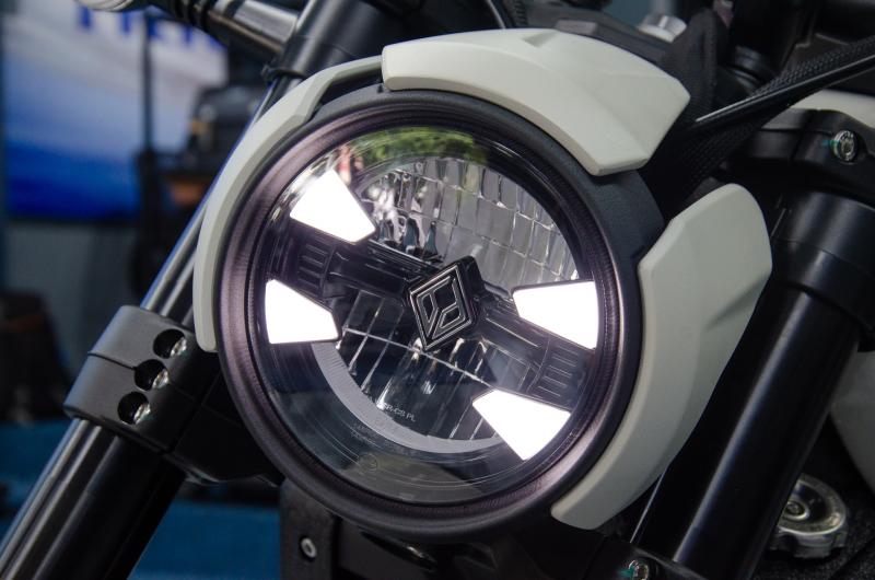 Benda Dark Flag 500 Commander anh 7