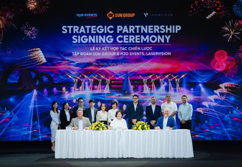Sun Group,  H2O Events,  LaserVision anh 1