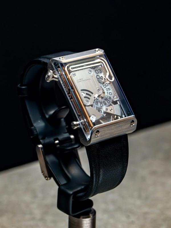 dong ho F1,  Streamliner Tourbillon,  H. Moser & Cie,  dong ho dat,  gia dong ho,  tranh cai dong ho anh 9