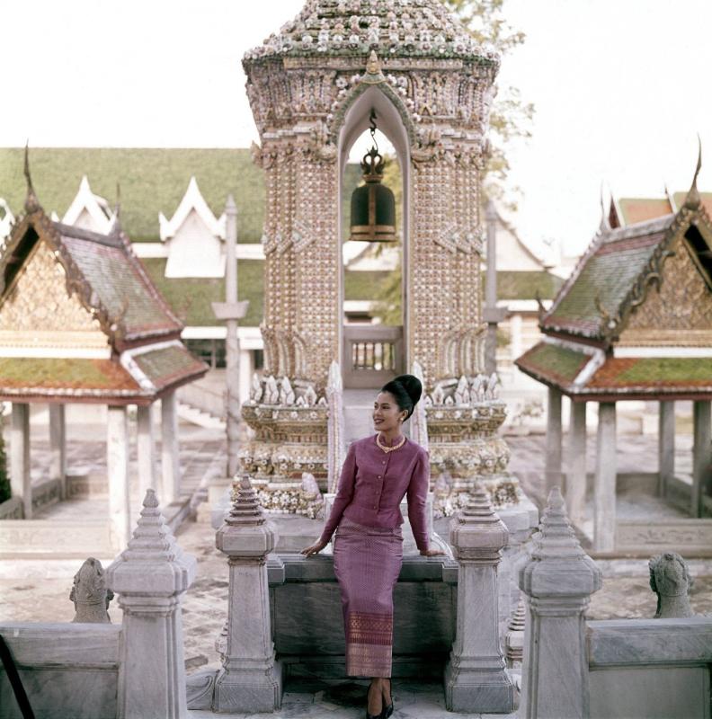 Thai hau Sirikit anh 2