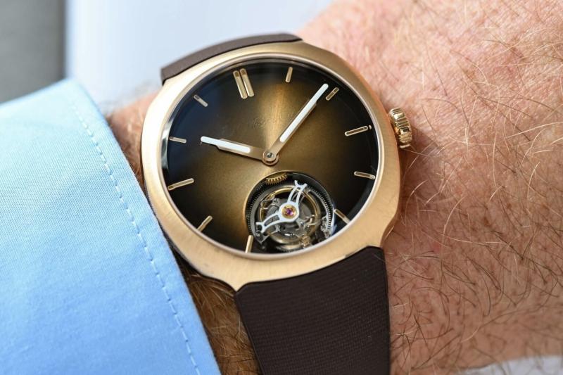 dong ho F1,  Streamliner Tourbillon,  H. Moser & Cie,  dong ho dat,  gia dong ho,  tranh cai dong ho anh 1