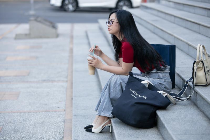 thanh nien 3 khong,  tinh trang NEET,  vet seo nghe nghiep,  that nghiep tre,  he luy kinh te anh 2