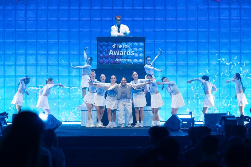 dai minh tinh,  van mai huong,  TikTok Awards Viet Nam,  Move for Better,  le trao giai anh 9