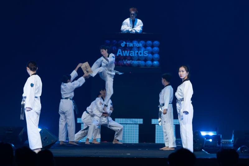 dai minh tinh,  van mai huong,  TikTok Awards Viet Nam,  Move for Better,  le trao giai anh 10