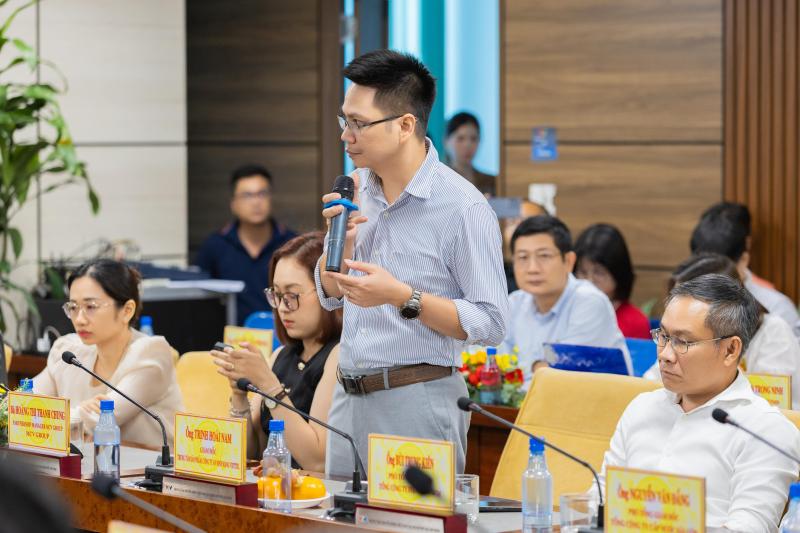 Toan dan chong lua dao anh 1