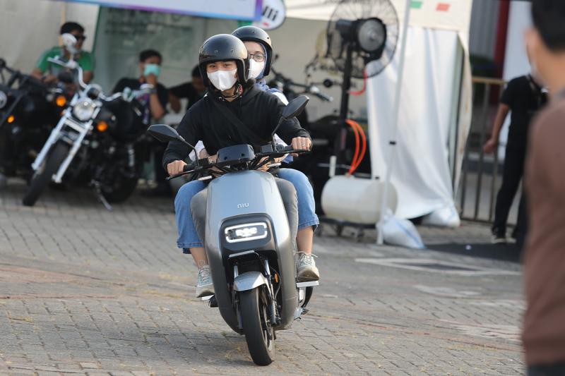 tran ngap,  ev,  xe dien,  xe may dien,  macau,  co so vat chat,  tram sac,  tro cap,  lu lut,  ngap lut anh 1