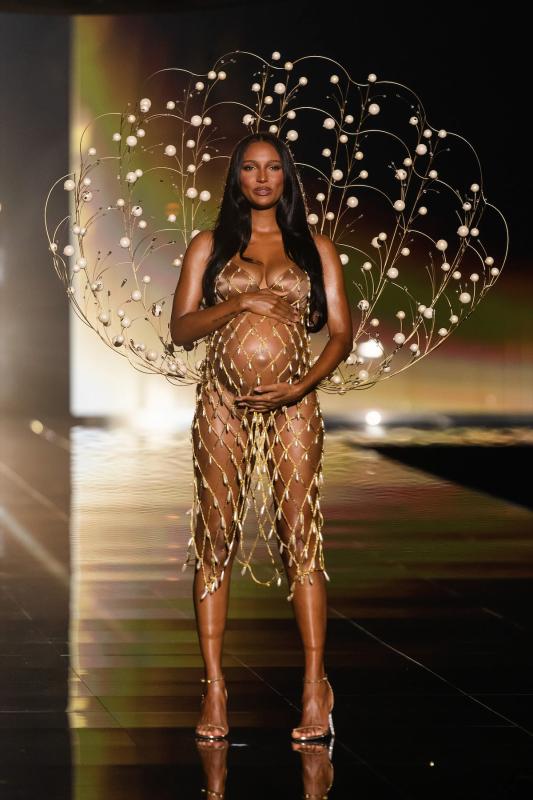 Barbara Palvin,  Quenlin Blackwell,  Jasmine Tookes,  thien than noi y,  thien than Victoria’s Secret anh 9