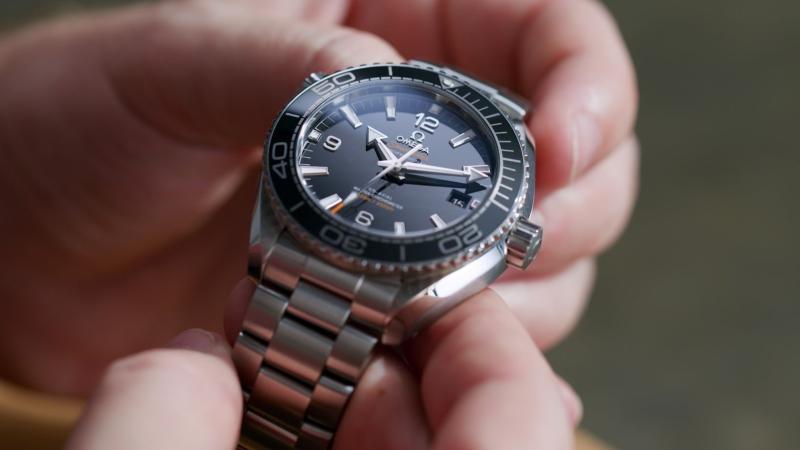 dong ho CEO,  gioi tai chinh,  dong ho gia re,  phong cach CEO,  Omega Seamaster,  Vaer Watches anh 2