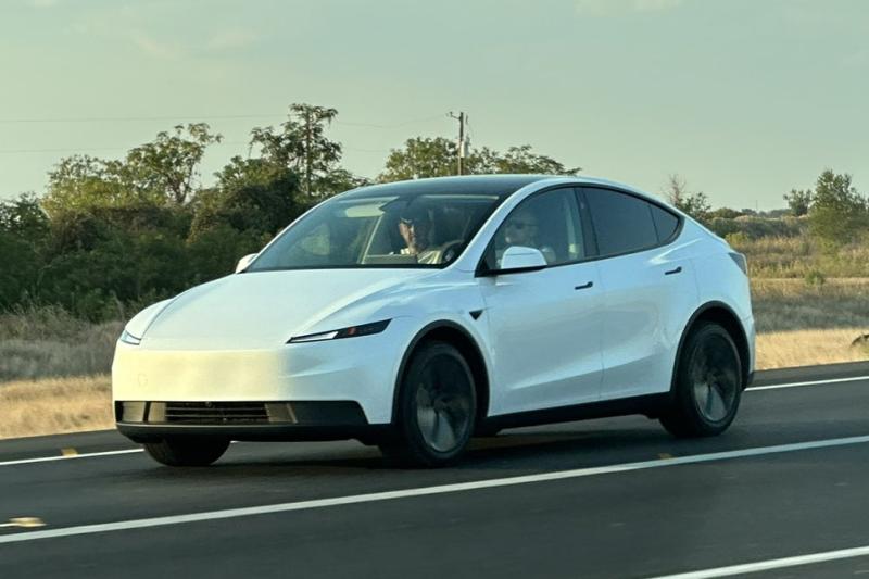 xe dien,  ev,  tesla,  tesla model y,  model y,  model y standard,  tesla model y standard,  duc,  my,  cybertruck,  tesla cybertruck anh 2