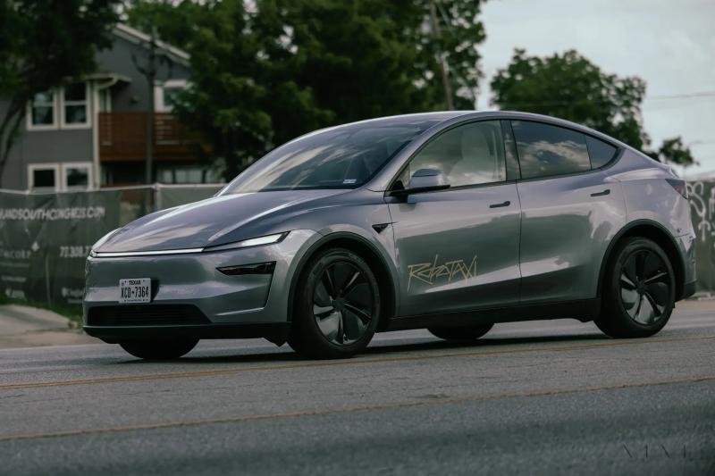xe dien,  ev,  tesla,  model y,  tesla model y,  model y standard,  tesla model y standard,  crossover,  gia re,  ban tieu chuan anh 4