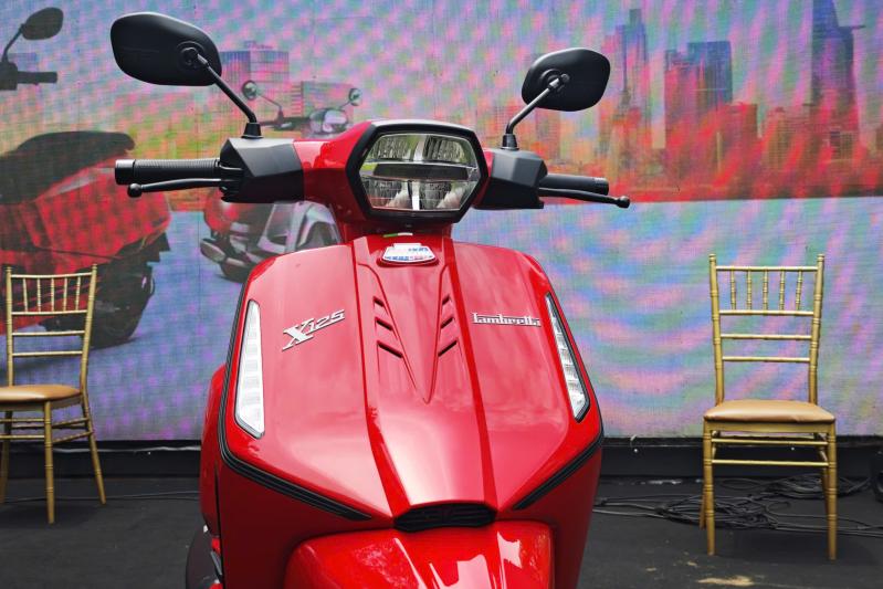 Lambretta X125 anh 2