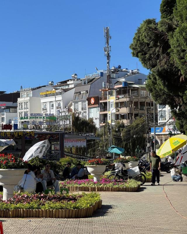 ca phe khu Hoa Binh anh 1
