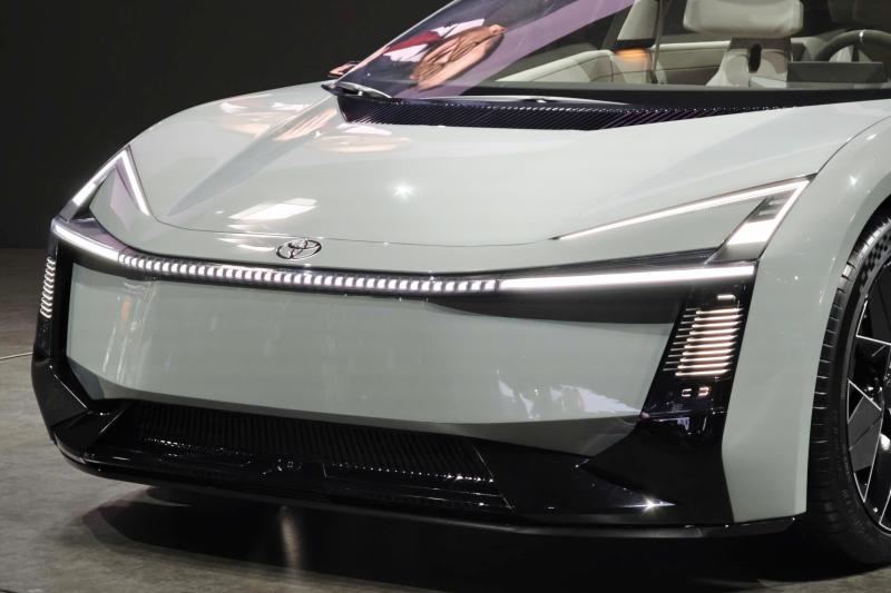 Toyota Corolla Concept anh 4
