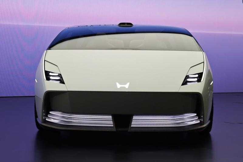 Honda 0 Saloon anh 3