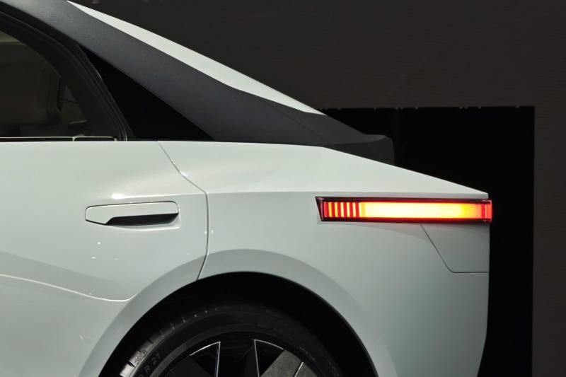 Toyota Corolla Concept anh 5