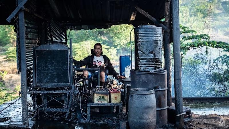 khai thac dau Indonesia,  gieng dau Indonesia,  dau mo Indonesia,  an toan gieng dau anh 5