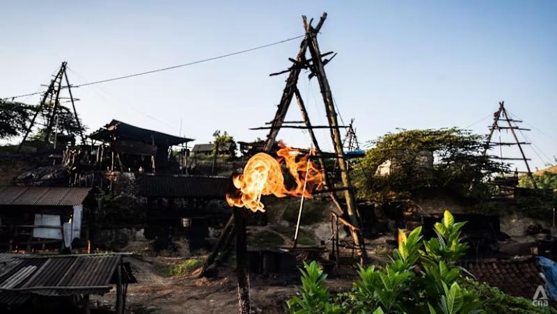 khai thac dau Indonesia,  gieng dau Indonesia,  dau mo Indonesia,  an toan gieng dau anh 9