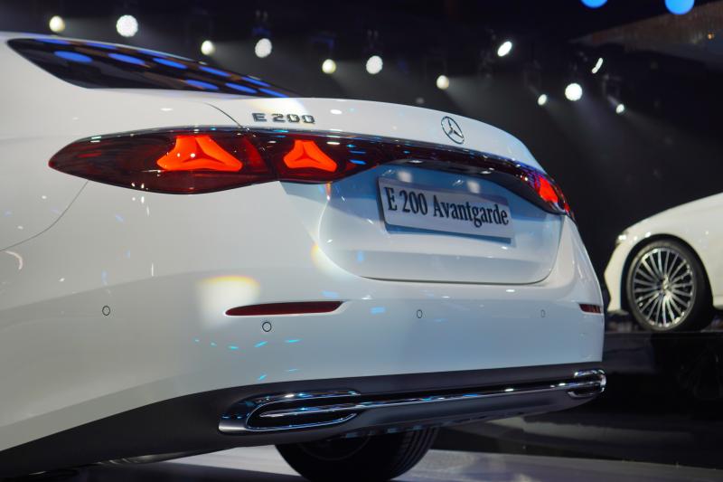 Mercedes-Benz E 200 Avantgarde anh 3