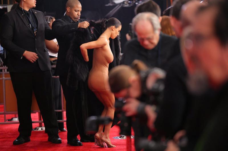 Heidi Klum,  Bianca Censori,  vay khoa than anh 3