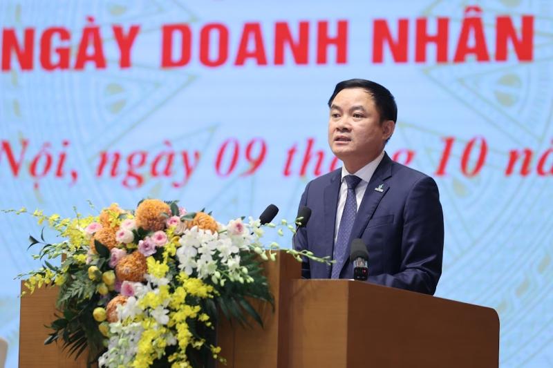 tran dinh long,  truong gia binh anh 6