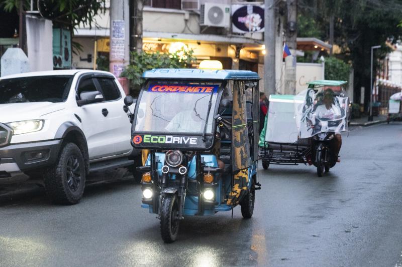 Xe cong cong Manila anh 11