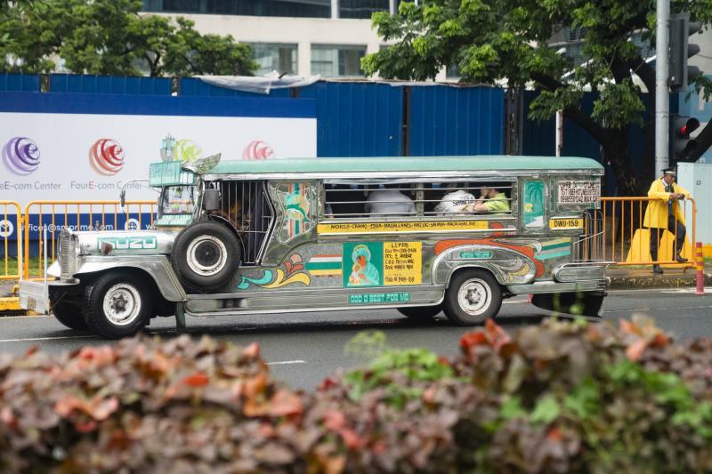 Xe cong cong Manila anh 4