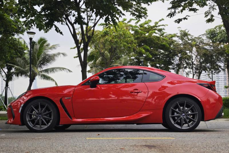 Subaru BRZ anh 2