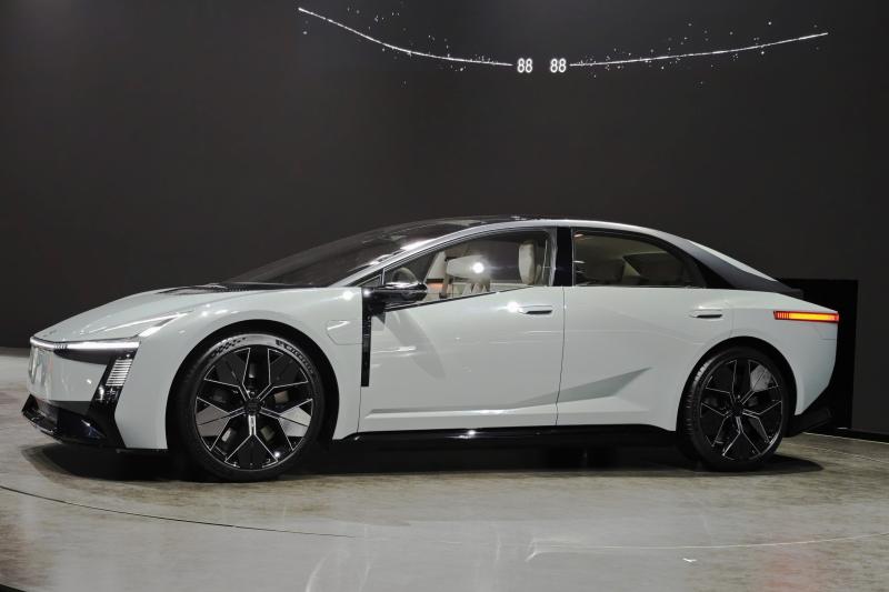 Toyota Corolla Concept anh 2