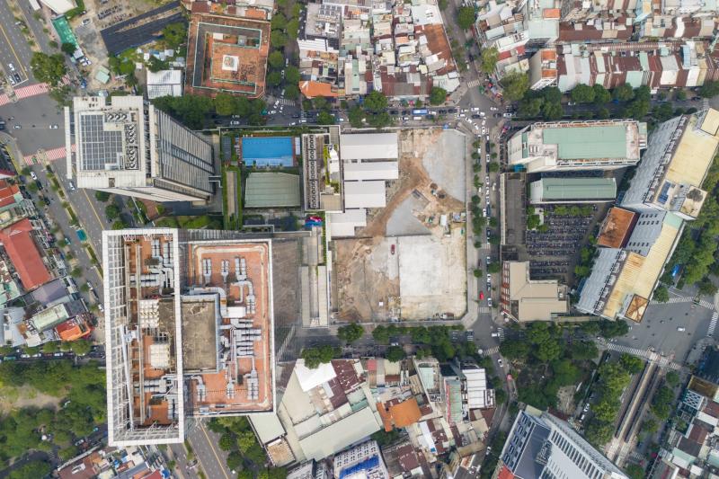 4 mat tien,  Saigon Centre,  Vo Thi Sau anh 2
