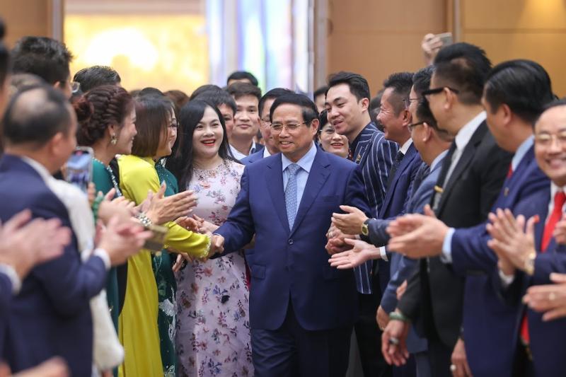 tran dinh long,  truong gia binh anh 1