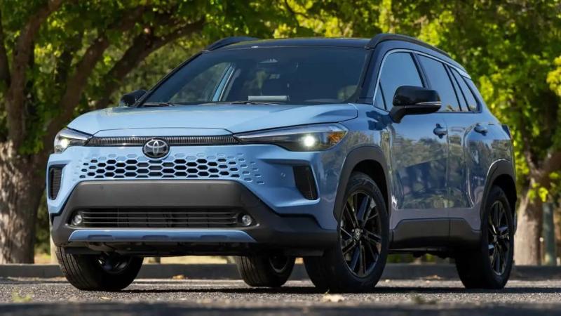 Xe hybrid gia re anh 3