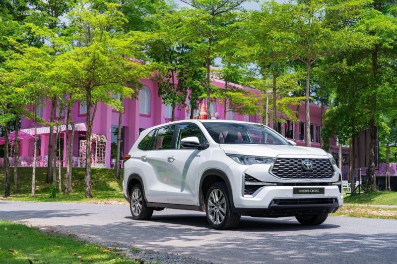 xe hybrid anh 2