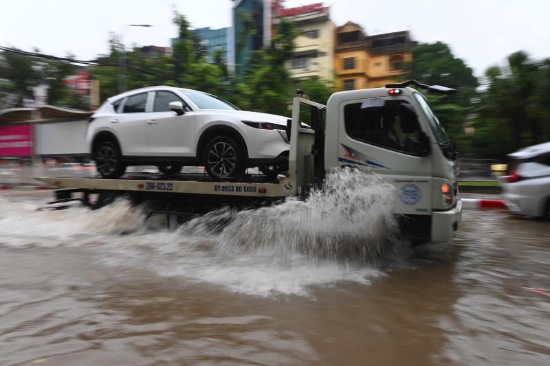 oto ngap nuoc anh 1