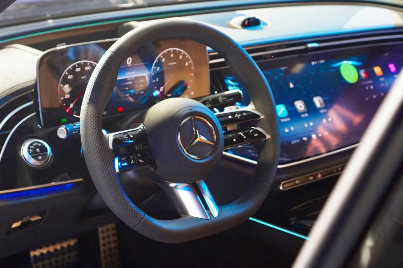 Mercedes-Benz E-Class anh 6