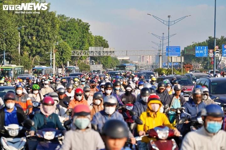 chuyen doi xe dien anh 3