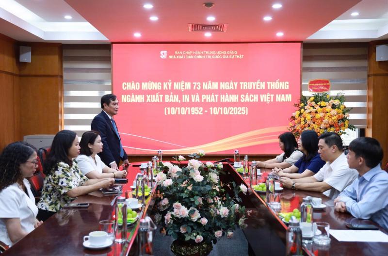 ngay xuat ban,  ngay truyen thong,  ban tuyen giao,  dan van trung uong anh 1