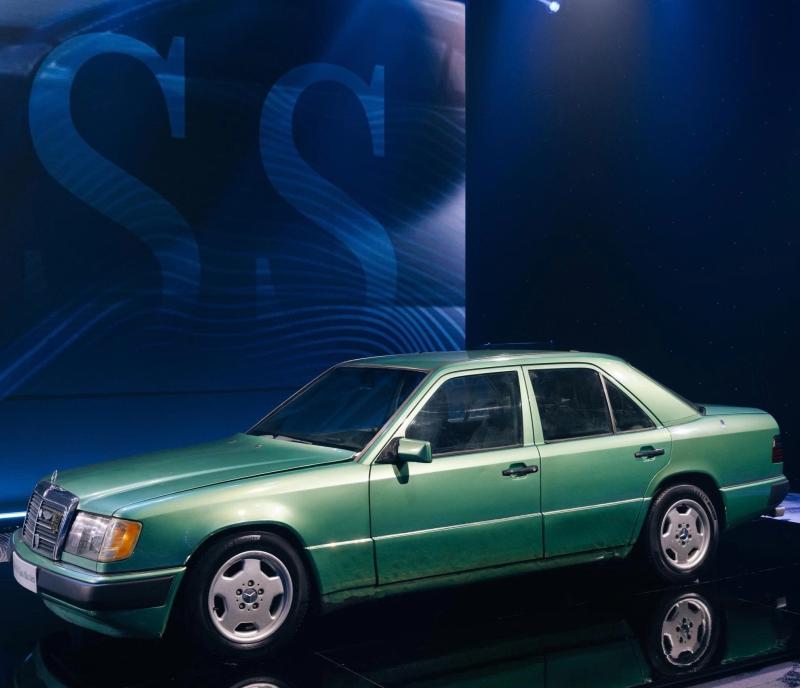 Mercedes-Benz anh 10