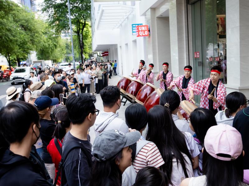 Uniqlo anh 1