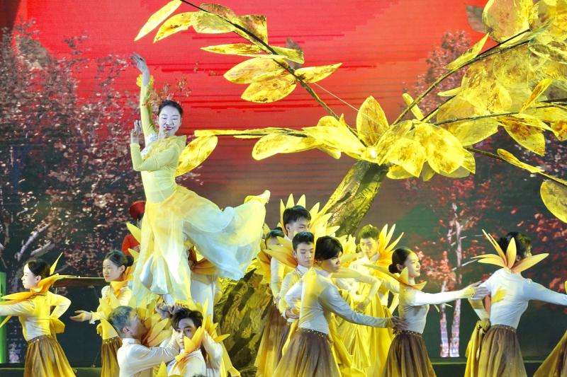Thu tuong,  Pham Minh Chinh,  Hoi cho Mua thu,  hoi cho cong thuong,  buon ban hang hoa,  hoi cho anh 4