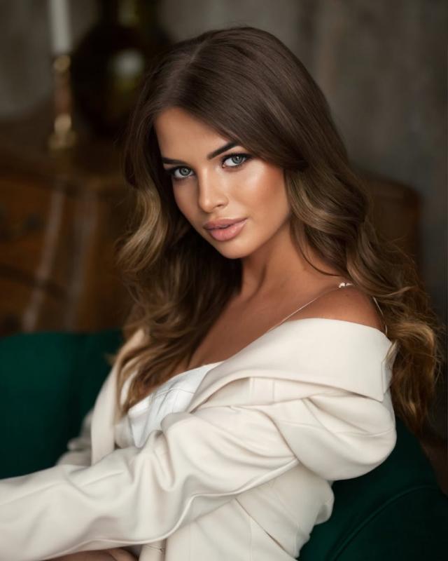 Anastasia Venza anh 2