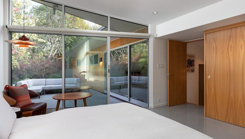 Lily Collins nha,  Emily in Paris nha,  Case Study House 10,  biet thu Pasadena,  bat dong san Hollywood anh 6