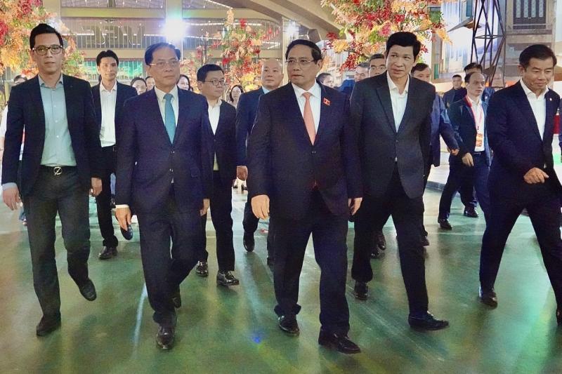 Thu tuong,  Pham Minh Chinh,  Hoi cho Mua thu,  hoi cho cong thuong,  buon ban hang hoa,  hoi cho anh 2